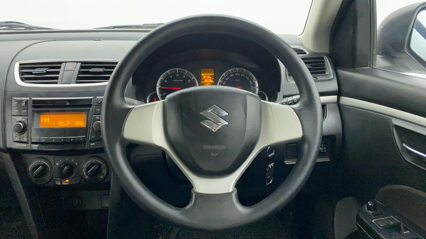 2017 Maruti Swift VXI, Petrol, Manual, 76,039 km, Steering Wheel Close Up