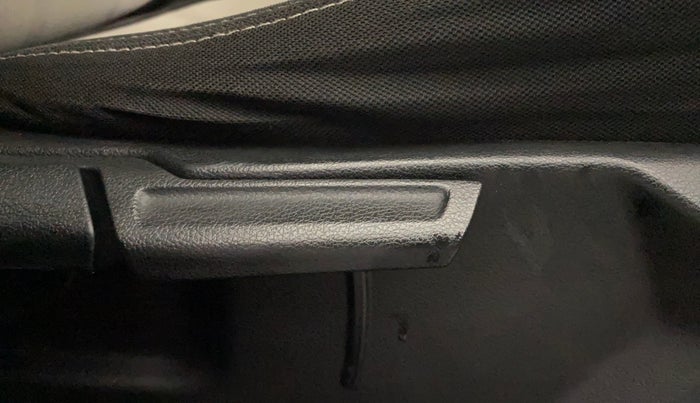 2022 Hyundai VENUE SX 1.2 PETROL, Petrol, Manual, 33,433 km, Driver Side Adjustment Panel