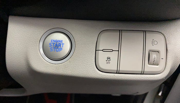 2022 Hyundai VENUE SX 1.2 PETROL, Petrol, Manual, 33,433 km, Keyless Start/ Stop Button