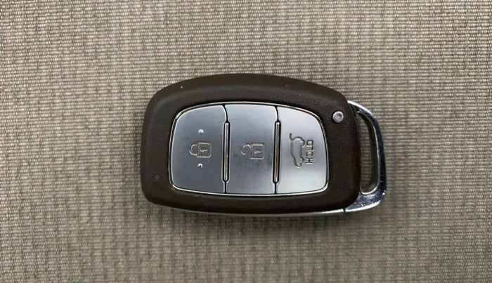 2022 Hyundai VENUE SX 1.2 PETROL, Petrol, Manual, 33,433 km, Key Close Up