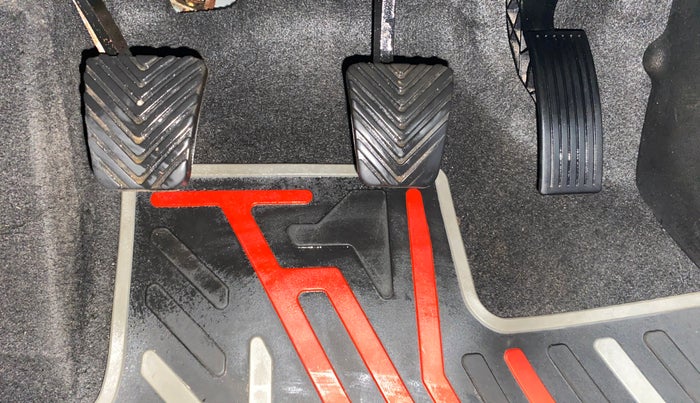 2022 Hyundai VENUE SX 1.2 PETROL, Petrol, Manual, 33,433 km, Pedals