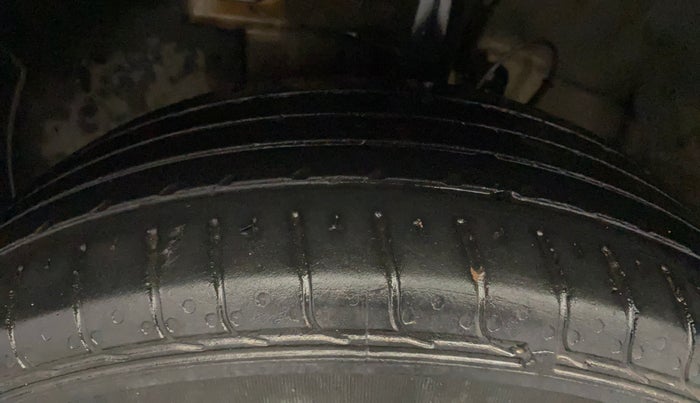 2022 Hyundai VENUE SX 1.2 PETROL, Petrol, Manual, 33,433 km, Left Front Tyre Tread