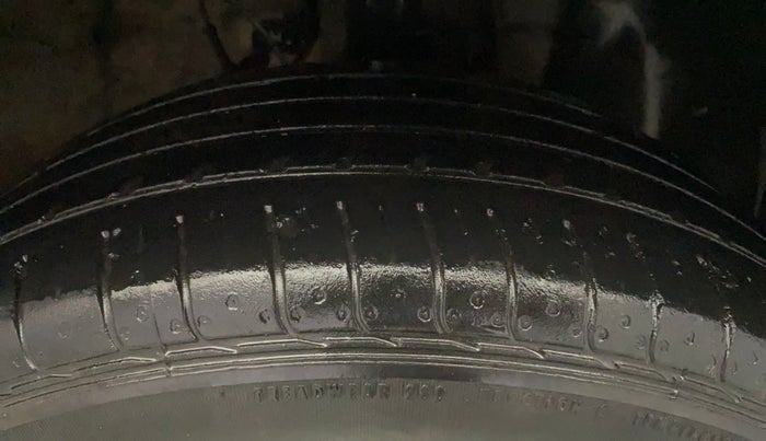 2022 Hyundai VENUE SX 1.2 PETROL, Petrol, Manual, 33,433 km, Right Front Tyre Tread