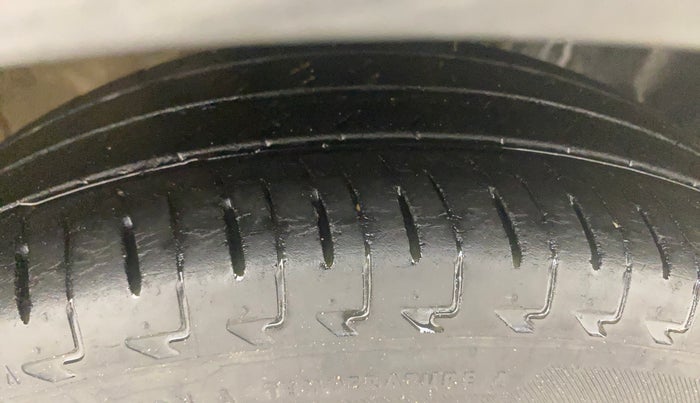 2018 Maruti IGNIS ALPHA 1.2 AMT, Petrol, Automatic, 36,893 km, Right Front Tyre Tread