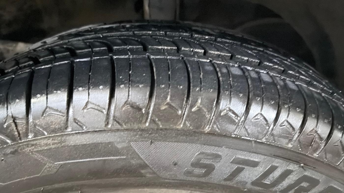 2022 Maruti Swift LXI, Petrol, Manual, 83,774 km, Right Front Tyre Tread
