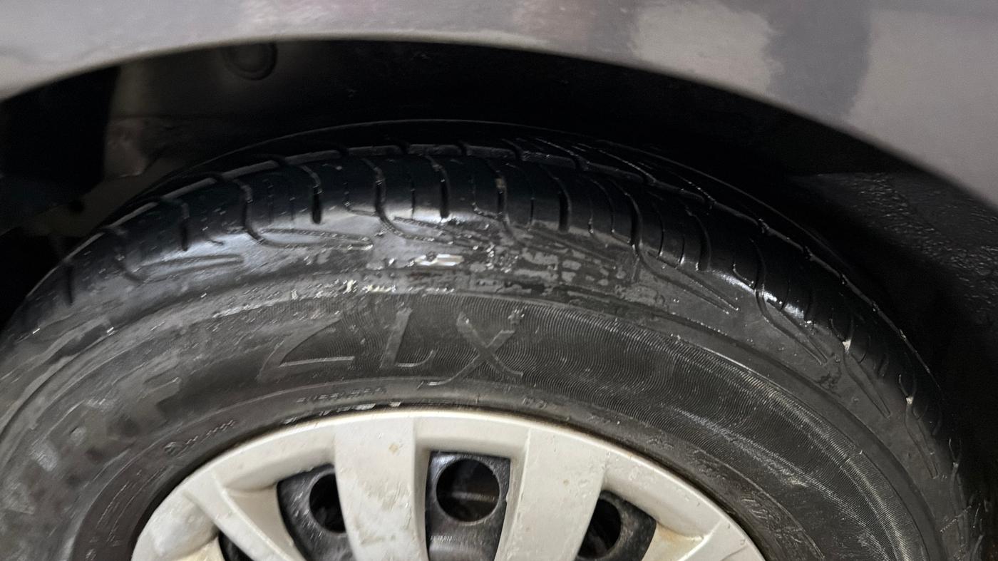 2014 Hyundai i10 SPORTZ 1.1, Petrol, Manual, 48,101 km, Right Rear Tyre Tread