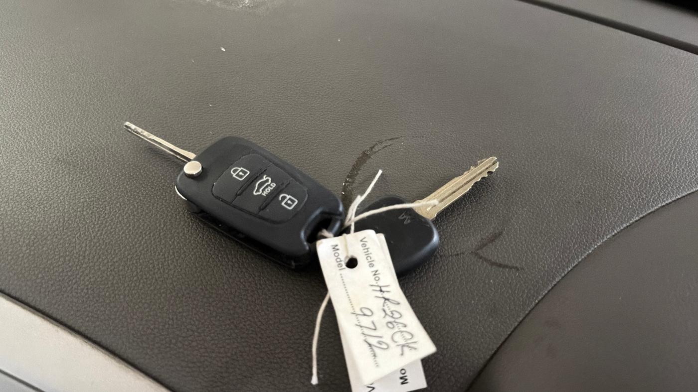 2014 Hyundai i10 SPORTZ 1.1, Petrol, Manual, 48,101 km, Key Close Up