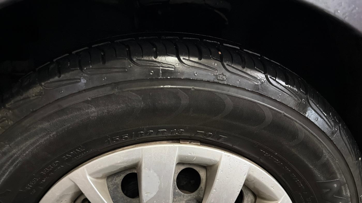 2014 Hyundai i10 SPORTZ 1.1, Petrol, Manual, 48,101 km, Left Front Tyre Tread
