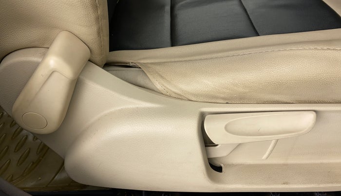 2014 Volkswagen Vento COMFORTLINE MT PETROL, Petrol, Manual, 63,400 km, Driver Side Adjustment Panel