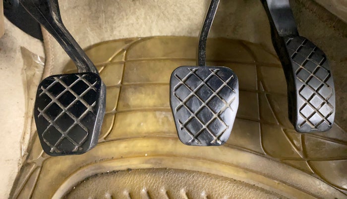 2014 Volkswagen Vento COMFORTLINE MT PETROL, Petrol, Manual, 63,400 km, Pedals