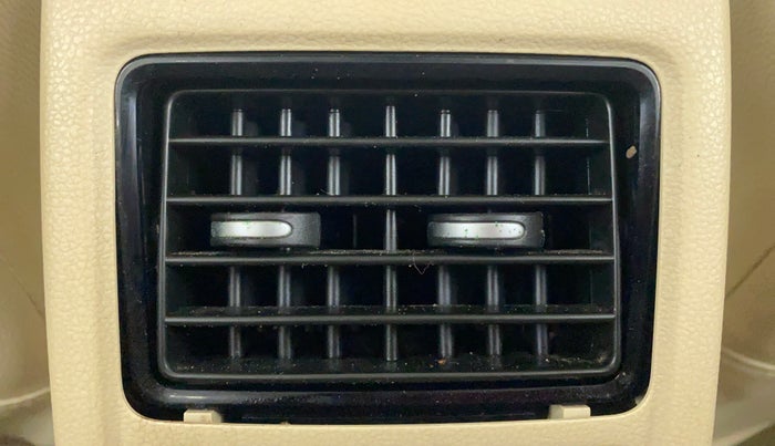 2014 Volkswagen Vento COMFORTLINE MT PETROL, Petrol, Manual, 63,400 km, Rear AC Vents