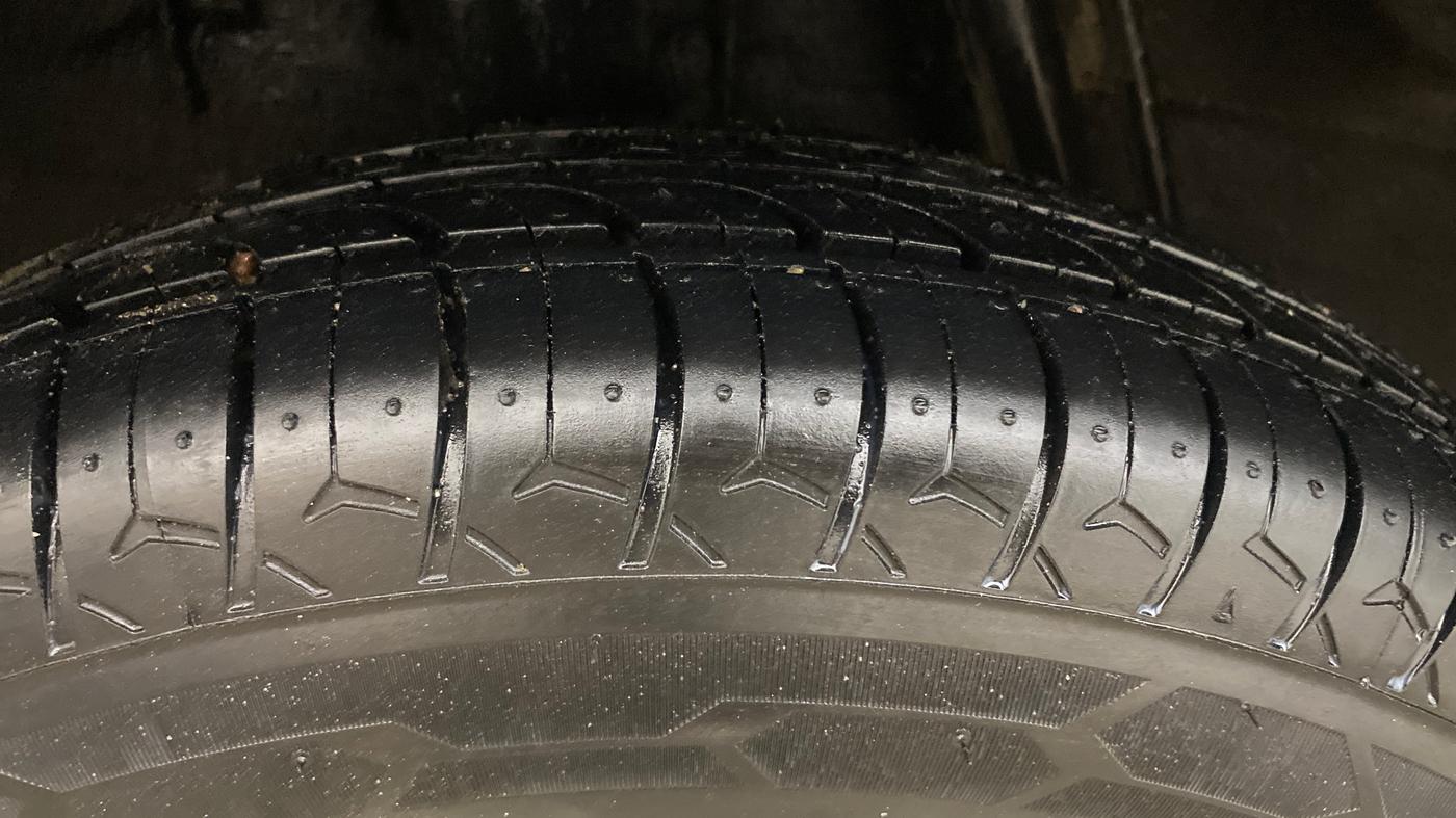 2019 Renault Kwid RXT 1.0 AMT (O), Petrol, Automatic, 59,204 km, Right Rear Tyre Tread