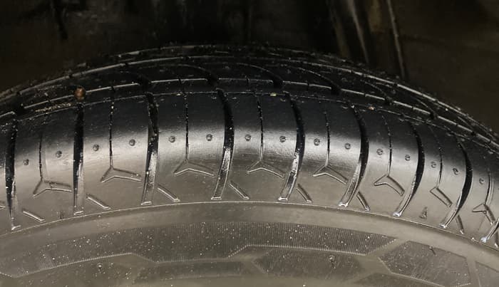 2019 Renault Kwid RXT 1.0 AMT (O), Petrol, Automatic, 59,204 km, Right Rear Tyre Tread