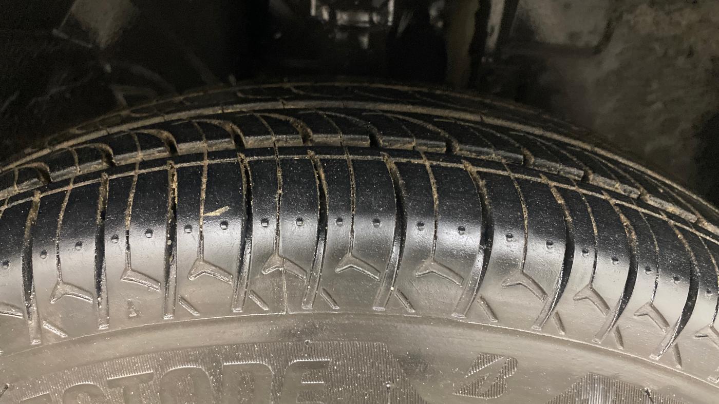 2019 Renault Kwid RXT 1.0 AMT (O), Petrol, Automatic, 59,204 km, Right Front Tyre Tread