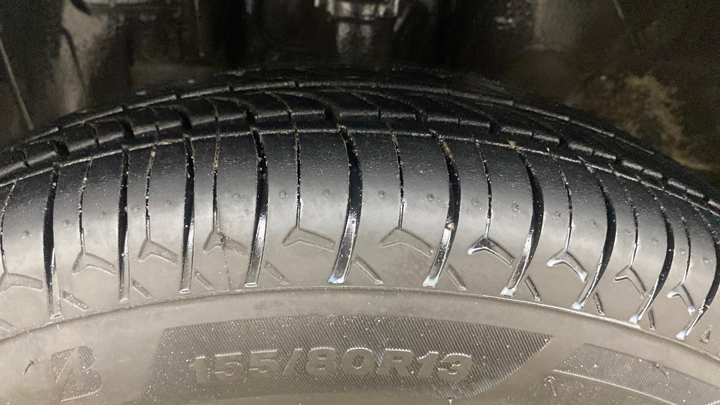 2019 Renault Kwid RXT 1.0 AMT (O), Petrol, Automatic, 59,204 km, Left Front Tyre Tread