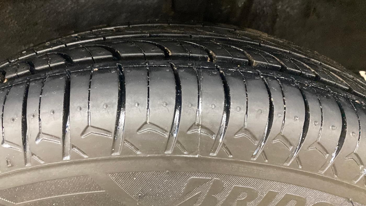 2019 Renault Kwid RXT 1.0 AMT (O), Petrol, Automatic, 59,204 km, Left Rear Tyre Tread