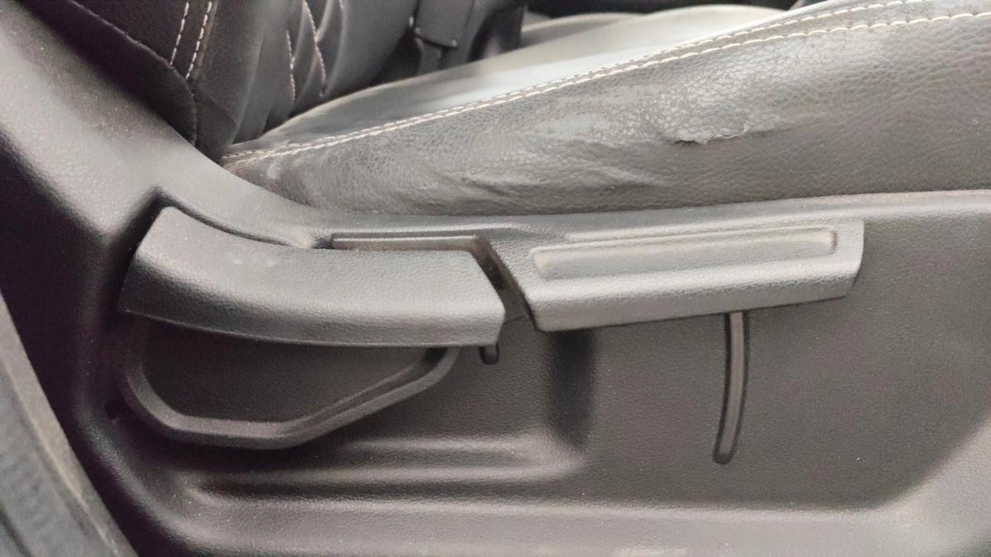 2019 Hyundai VENUE SX PLUS 1.0 TURBO DCT, Petrol, Automatic, 27,090 km, Driver Side Adjustment Panel