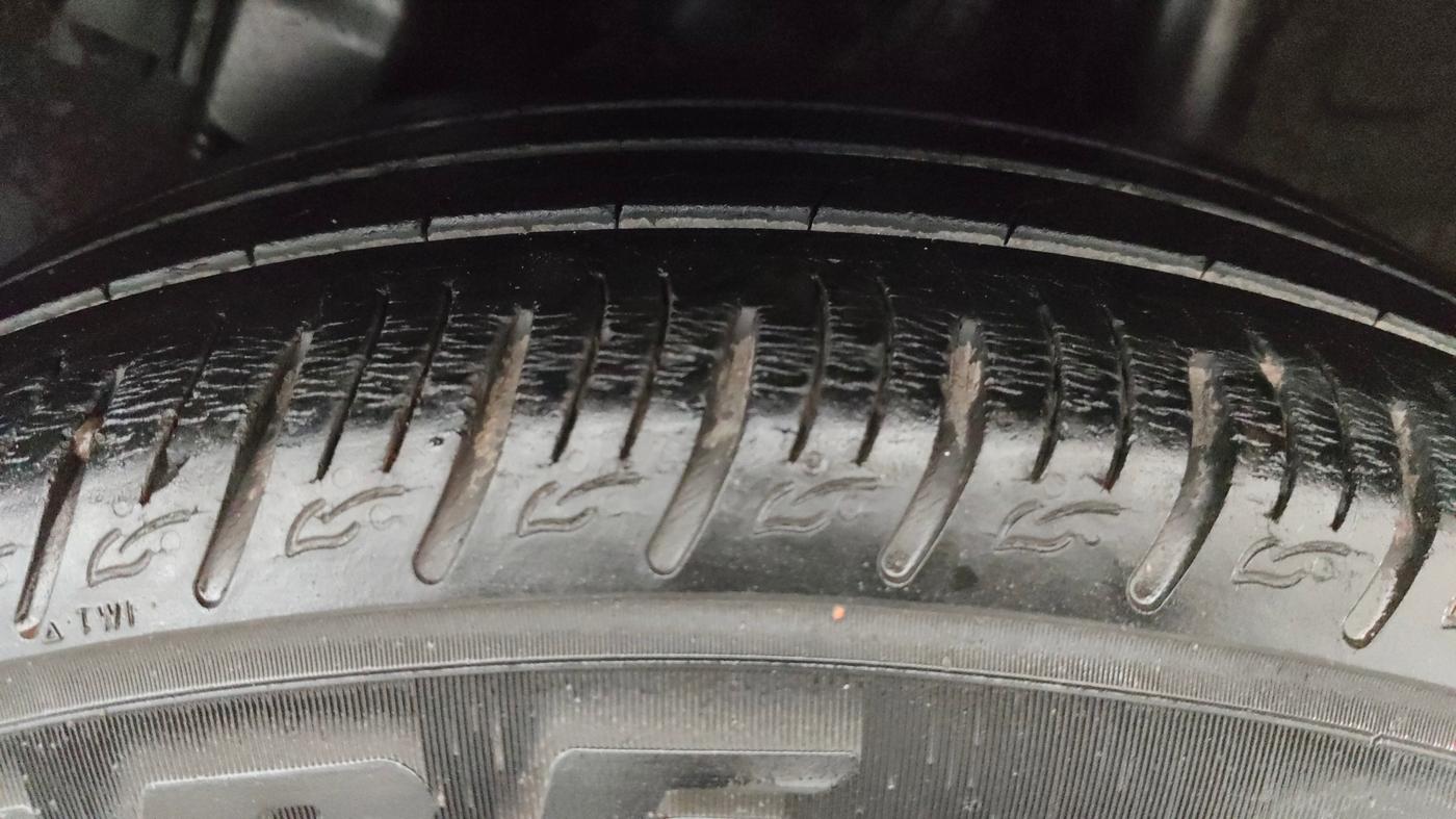 2019 Hyundai VENUE SX PLUS 1.0 TURBO DCT, Petrol, Automatic, 27,090 km, Left Rear Tyre Tread