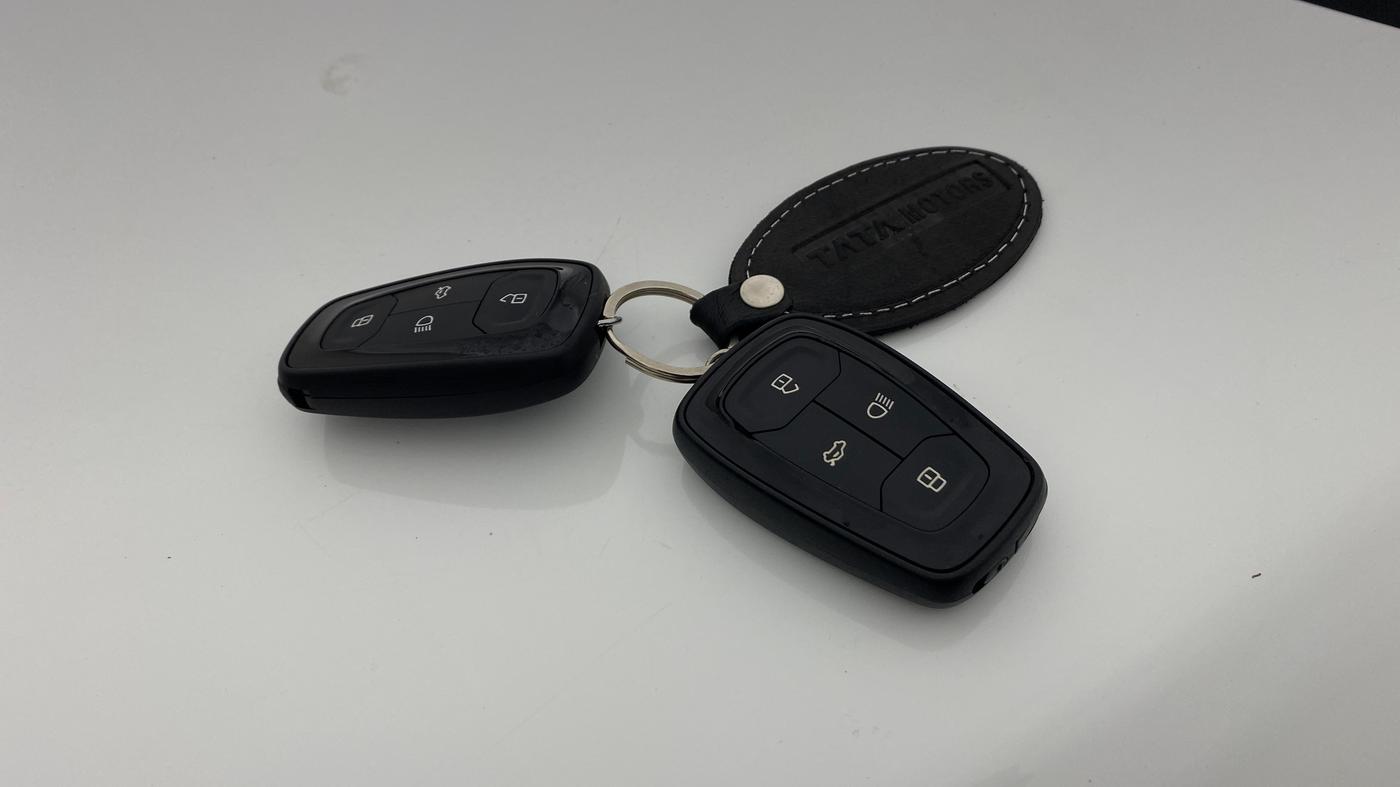 2024 Tata NEXON CREATIVE+ DCA 1.2 PETROL, Petrol, Automatic, 15,413 km, Key Close Up