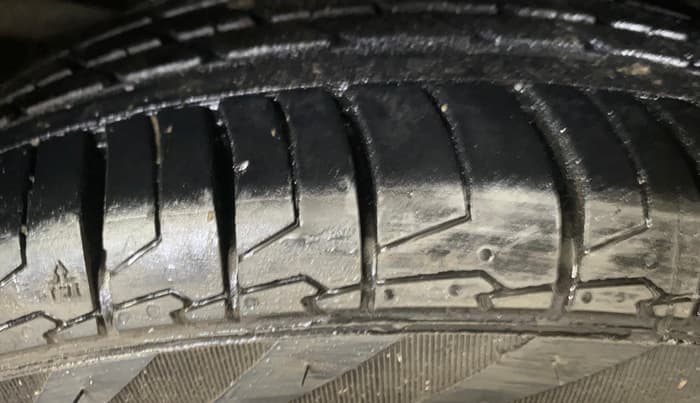2022 Toyota Glanza V AMT, Petrol, Automatic, 66,277 km, Right Front Tyre Tread
