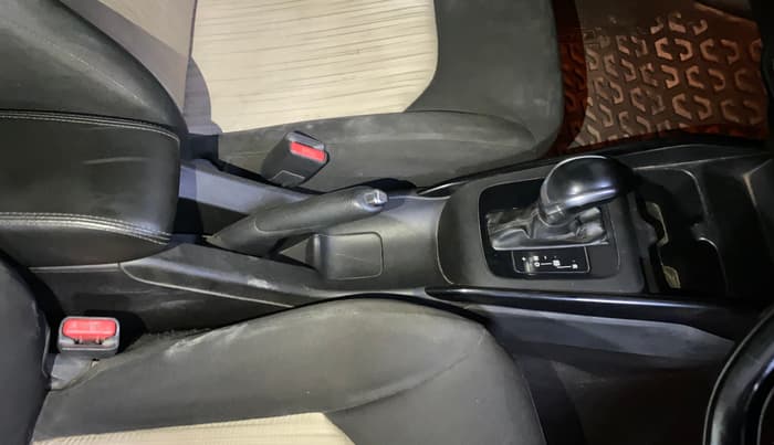 2022 Toyota Glanza V AMT, Petrol, Automatic, 66,277 km, Gear Lever