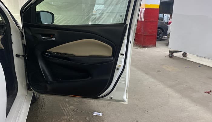 2022 Toyota Glanza V AMT, Petrol, Automatic, 66,277 km, Driver Side Door Panels Control