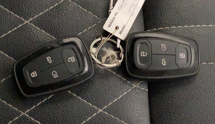 2022 Tata ALTROZ XZ PETROL, Petrol, Manual, 68,325 km, Key Close Up