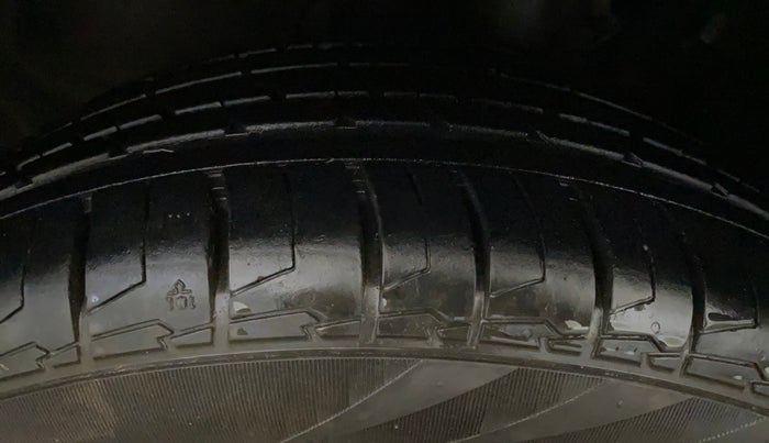 2022 Tata ALTROZ XZ PETROL, Petrol, Manual, 68,325 km, Left Front Tyre Tread