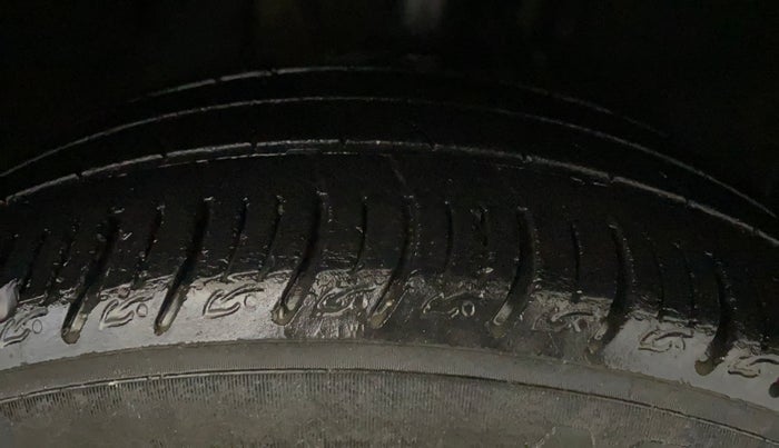 2022 Tata ALTROZ XZ PETROL, Petrol, Manual, 68,325 km, Right Front Tyre Tread