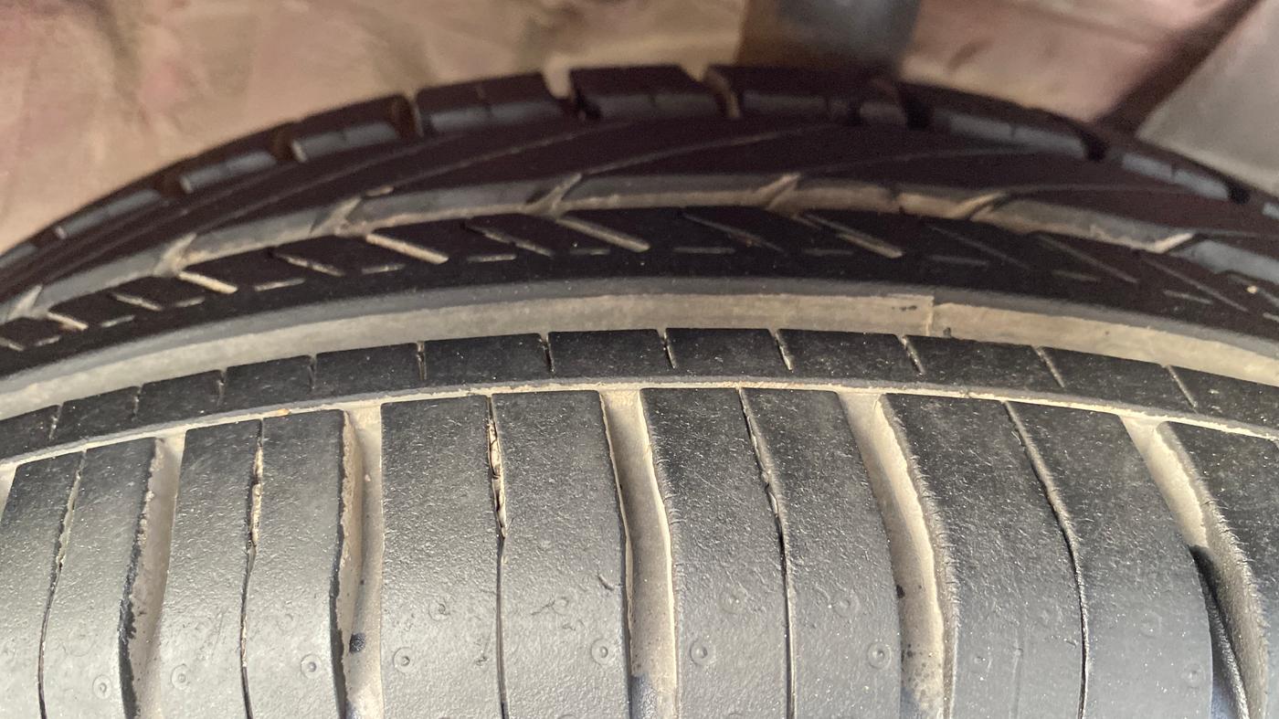 2016 Nissan Micra XV CVT, Petrol, Automatic, 42,475 km, Right Front Tyre Tread