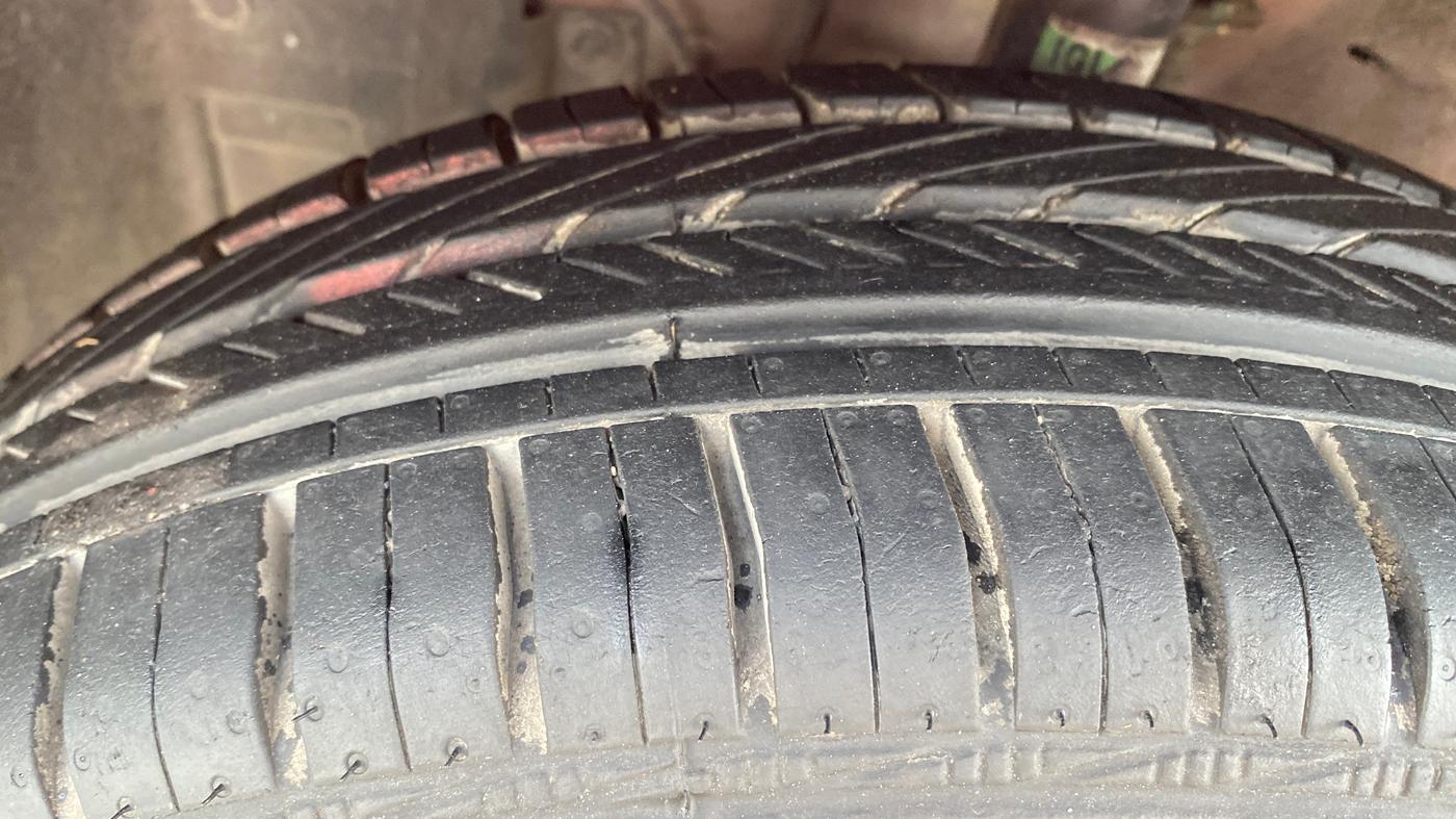 2016 Nissan Micra XV CVT, Petrol, Automatic, 42,475 km, Left Front Tyre Tread