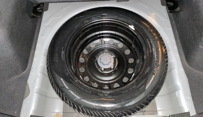 2024 MG ASTOR Sprint 1.5 MT (Ivory), Petrol, Manual, 24,544 km, Spare Tyre