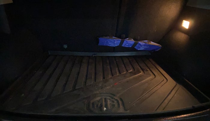 2024 MG ASTOR Sprint 1.5 MT (Ivory), Petrol, Manual, 24,544 km, Boot Inside