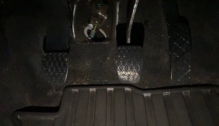 2024 MG ASTOR Sprint 1.5 MT (Ivory), Petrol, Manual, 24,544 km, Pedals