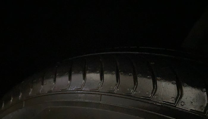 2024 MG ASTOR Sprint 1.5 MT (Ivory), Petrol, Manual, 24,544 km, Left Rear Tyre Tread