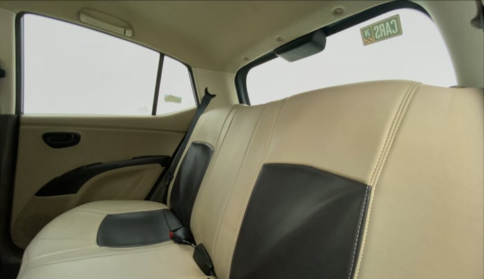 2013 Hyundai i10 MAGNA 1.1, Petrol, Manual, 75,546 km, Right Side Rear Door Cabin