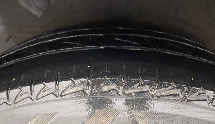 2013 Hyundai i10 MAGNA 1.1, Petrol, Manual, 75,546 km, Right Rear Tyre Tread