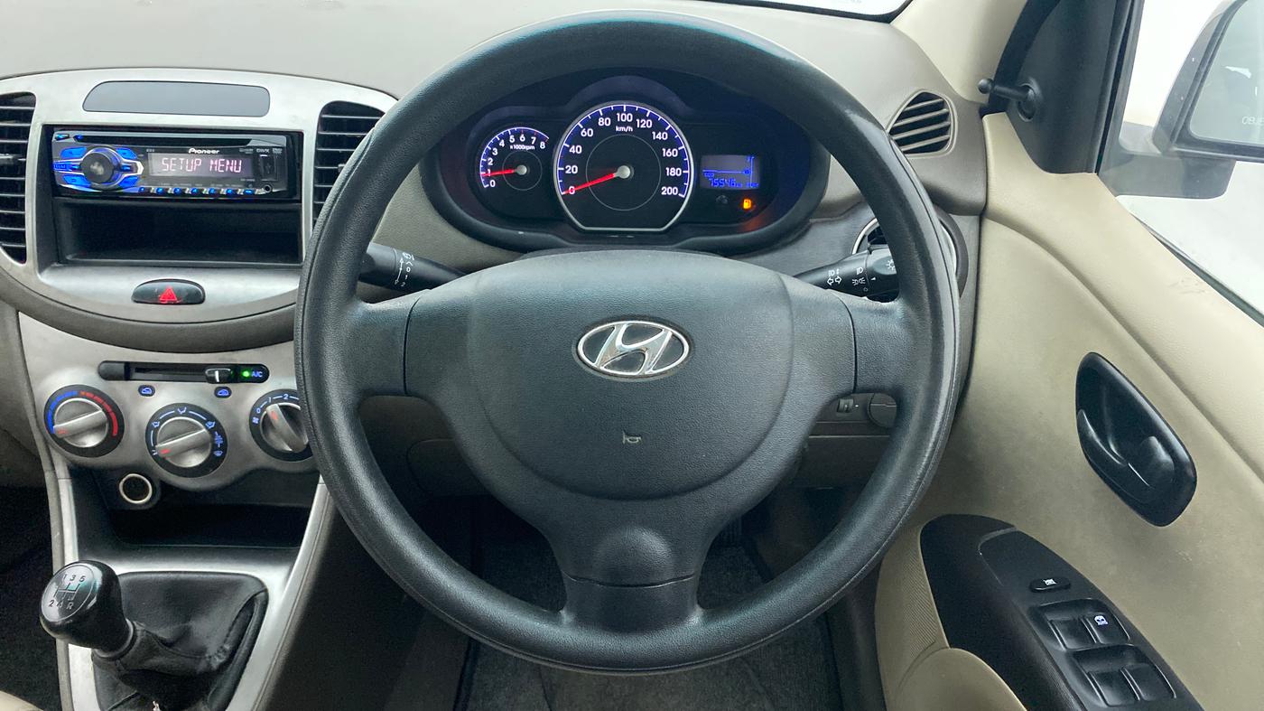 2013 Hyundai i10 MAGNA 1.1, Petrol, Manual, 75,546 km, Steering Wheel Close Up