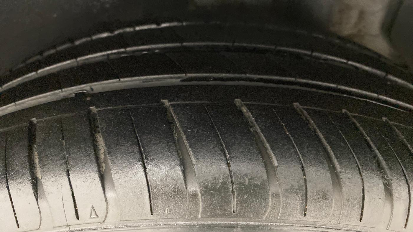 2019 Hyundai New Elantra 2.0 SX AT PETROL, Petrol, Automatic, 24,185 km, Left Rear Tyre Tread