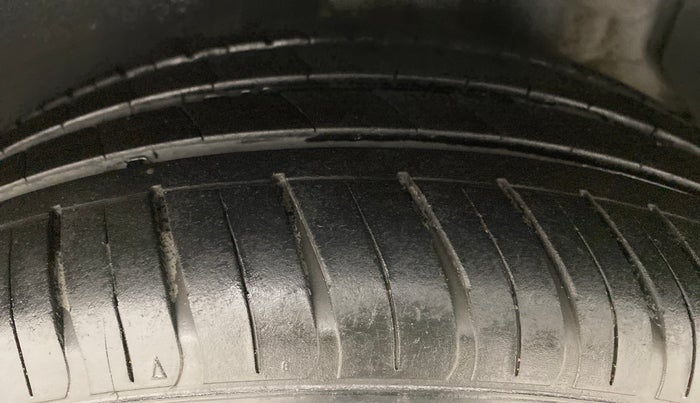 2019 Hyundai New Elantra 2.0 SX AT PETROL, Petrol, Automatic, 24,185 km, Left Rear Tyre Tread