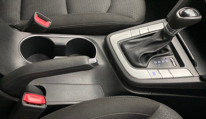 2019 Hyundai New Elantra 2.0 SX AT PETROL, Petrol, Automatic, 24,185 km, Gear Lever