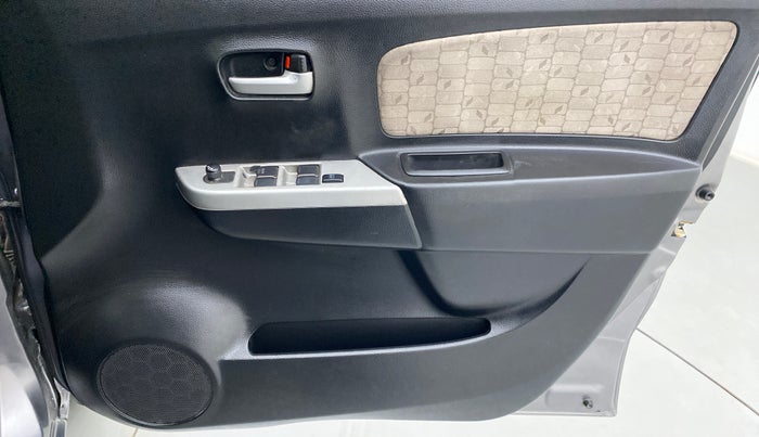 2013 Maruti Wagon R 1.0 VXI, Petrol, Manual, 78,637 km, Driver Side Door Panels Control