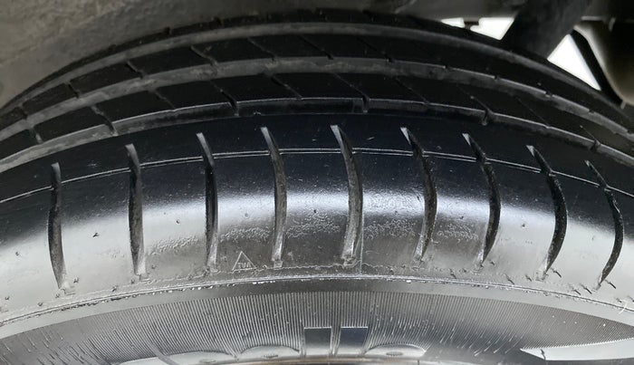 2013 Maruti Wagon R 1.0 VXI, Petrol, Manual, 78,637 km, Left Rear Tyre Tread