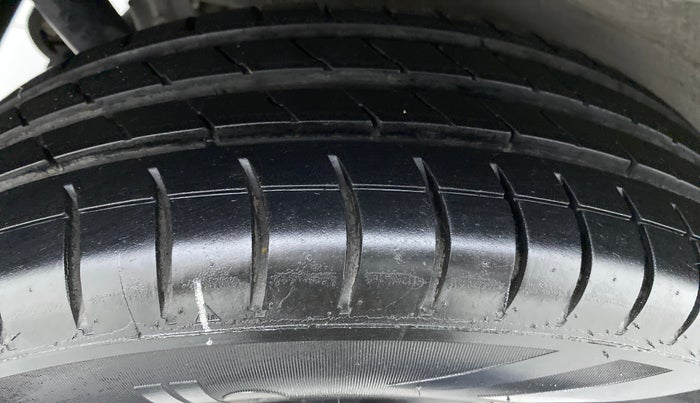 2013 Maruti Wagon R 1.0 VXI, Petrol, Manual, 78,637 km, Right Rear Tyre Tread