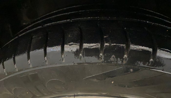 2015 Honda Amaze 1.2L I-VTEC S, Petrol, Manual, 67,359 km, Left Front Tyre Tread