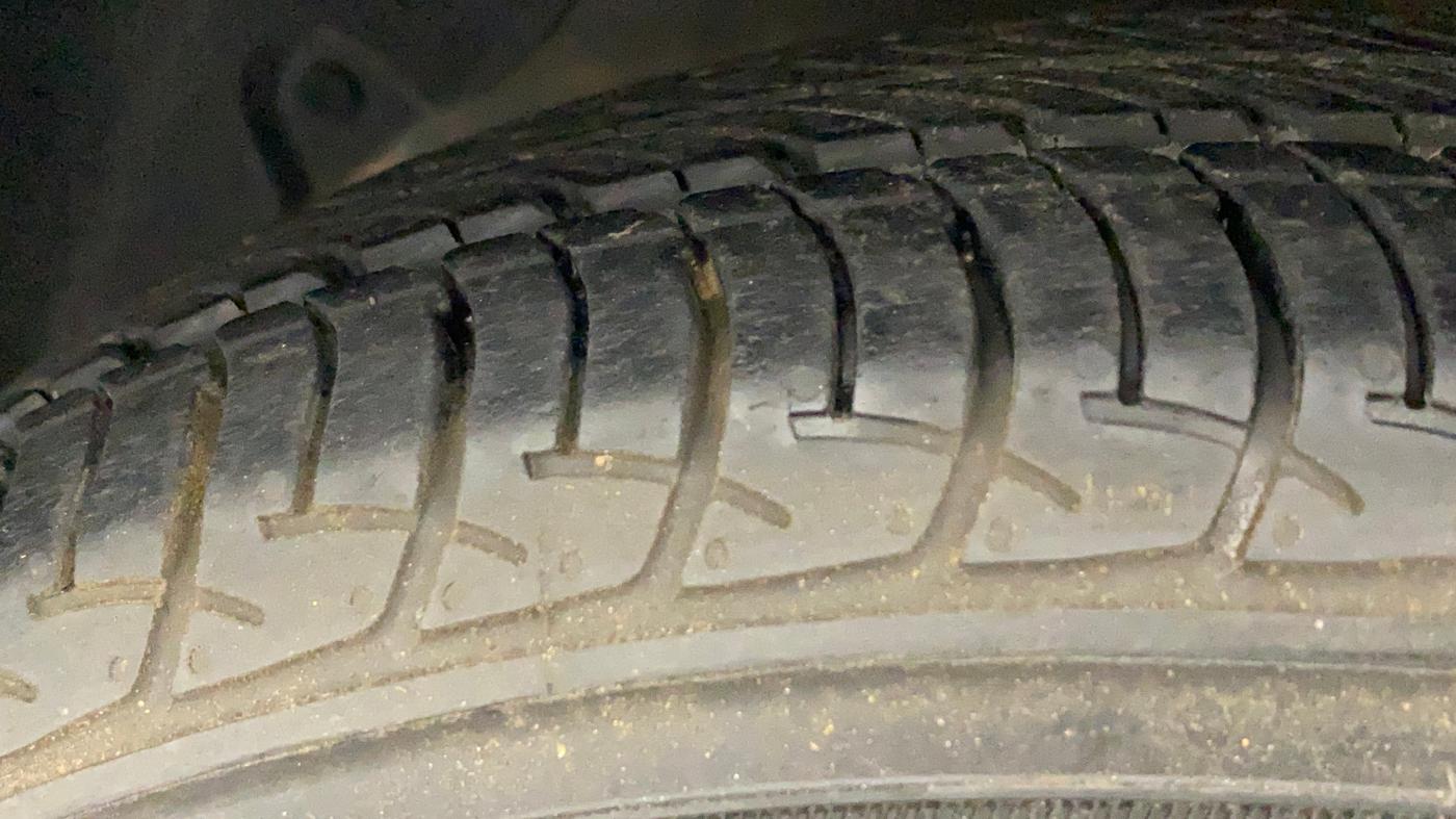 2014 Hyundai Grand i10 ASTA AT 1.2 KAPPA VTVT, Petrol, Automatic, 35,169 km, Left Front Tyre Tread