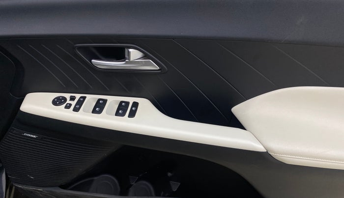 2025 Hyundai Verna SX(O) 1.5 MPI IVT , Petrol, Automatic, 5,455 km, Driver Side Door Panels Control
