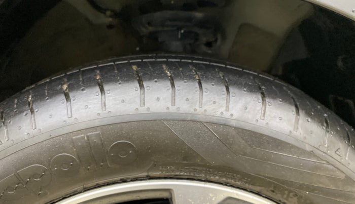 2025 Hyundai Verna SX(O) 1.5 MPI IVT , Petrol, Automatic, 5,455 km, Right Front Tyre Tread