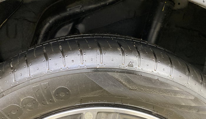 2025 Hyundai Verna SX(O) 1.5 MPI IVT , Petrol, Automatic, 5,455 km, Left Rear Tyre Tread