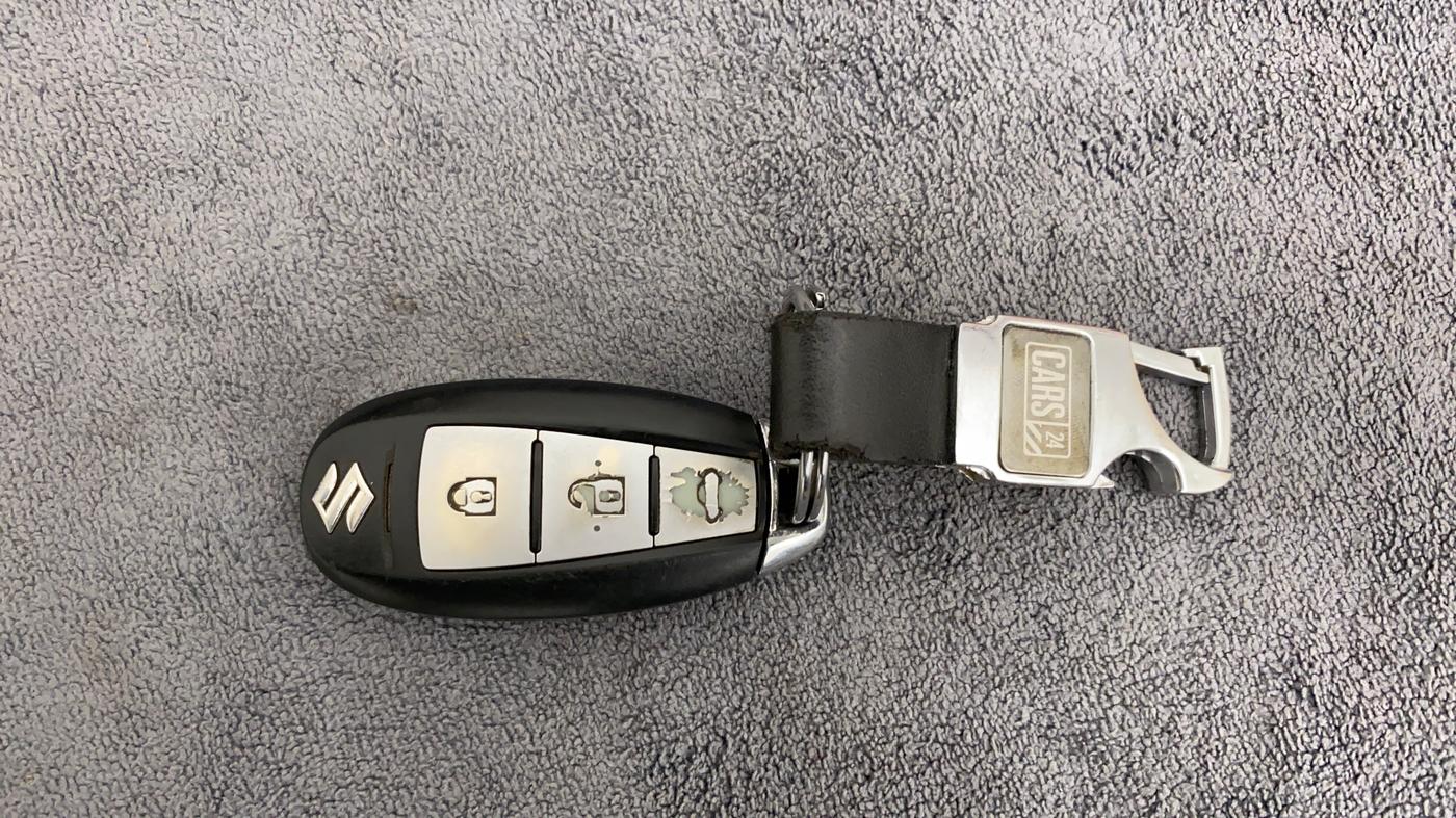 2015 Maruti Ciaz ZXI+, Petrol, Manual, 1,08,958 km, Key Close Up